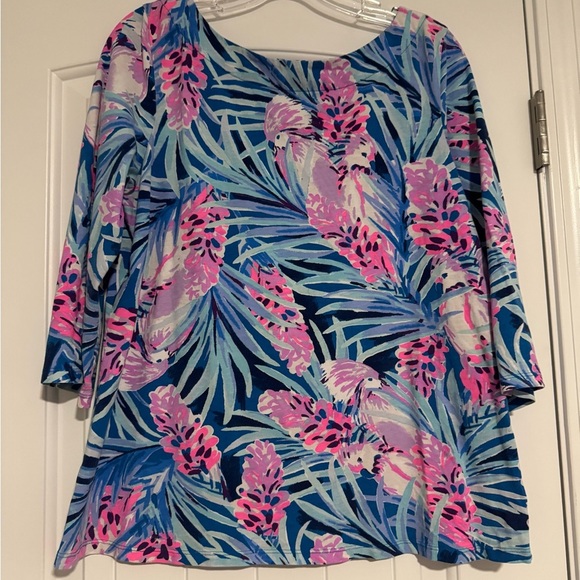 Lilly Pulitzer Pink and Blue Patterned pullover top 3/4 picture size large - Picture 2 of 6